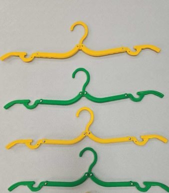 Folding-Clothes-Hanger3